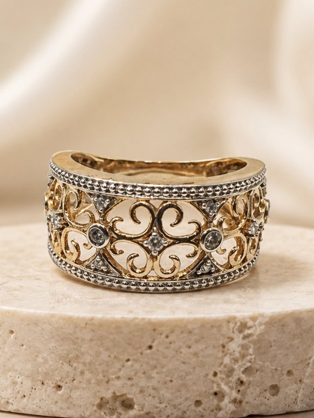 Whispering Vines Filigree Ring